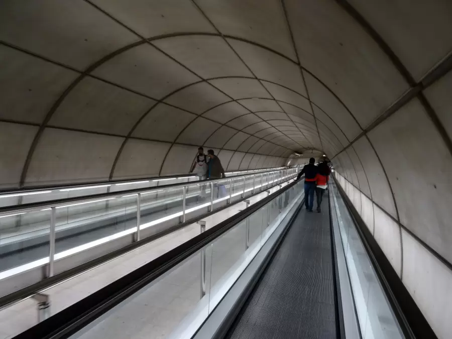 En el Casco Viejo el reto no es la avería, es el acceso: escaleras estrechas, fachadas protegidas y patinillos
